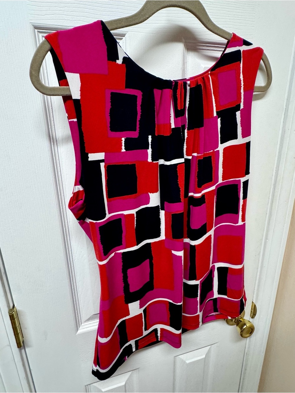 Calvin Klein Sleeveless Geometric Pleated Top – Size Large | Like New - Picture 3 of 9